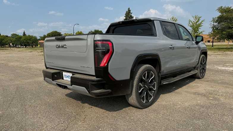 2025 GMC Sierra EV