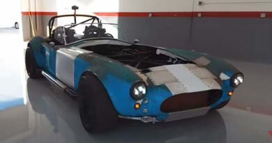 Tesla Plaid-Powered Cobra