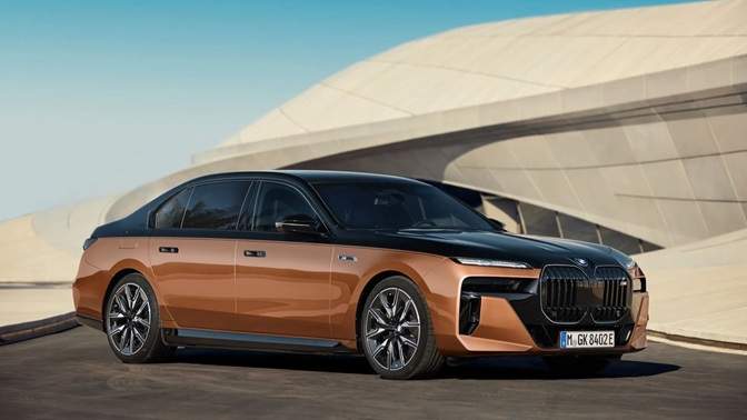 2025 BMW i7