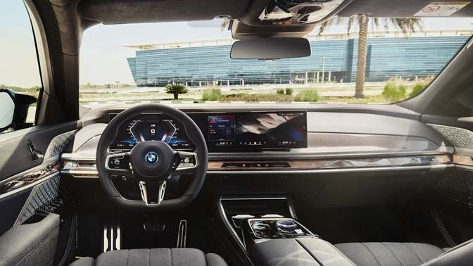 2025 BMW i7