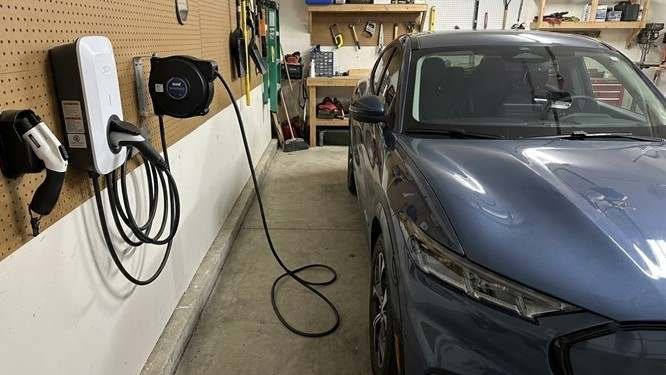 EV Cable Retractor