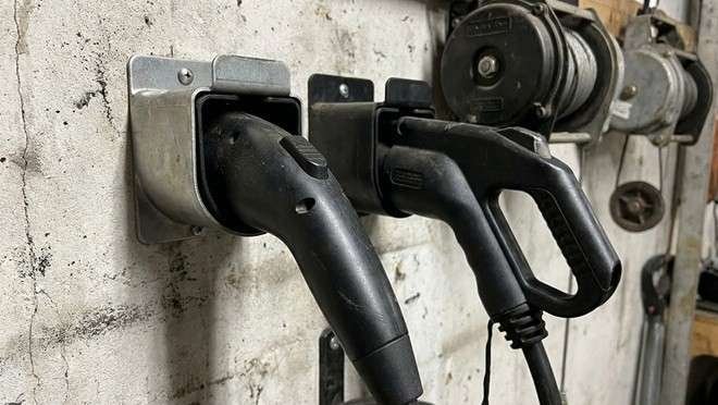 EV Cable Retractor